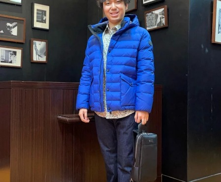 ブルー×柄シャツ