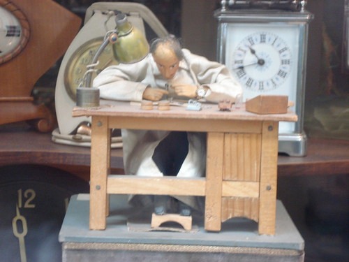 不安がある人は時計店で風防交換