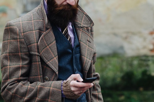 ③大人らしく見える「落ち着いたカラー」