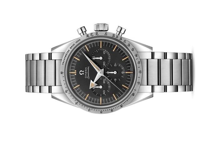 初期モデルの特徴を再現したアンティーク風デザイン