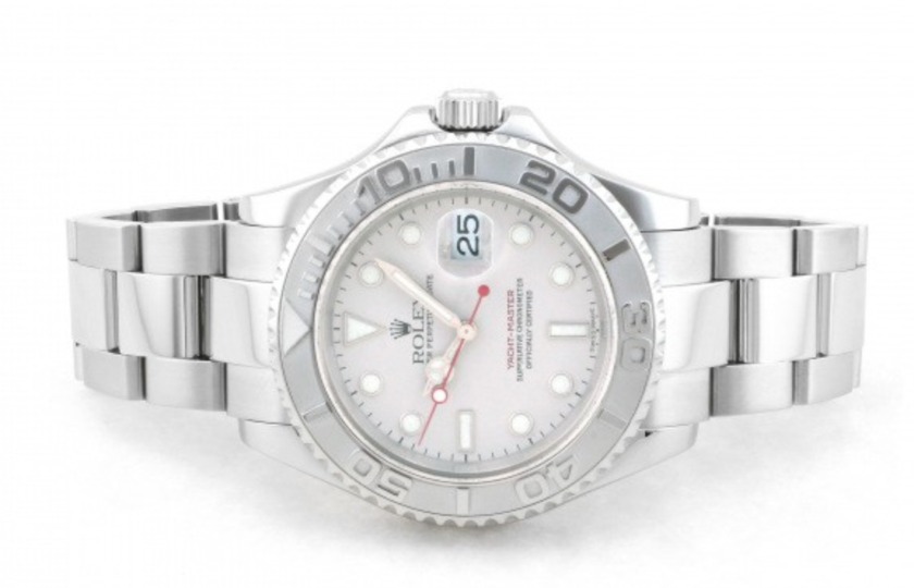 ロレックス"ヨットマスター16622"は中古品が人気？