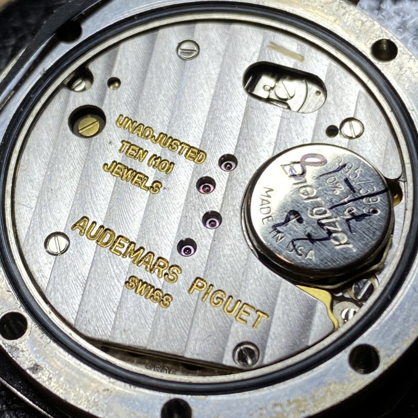 オーデマピゲの電池交換頻度は？