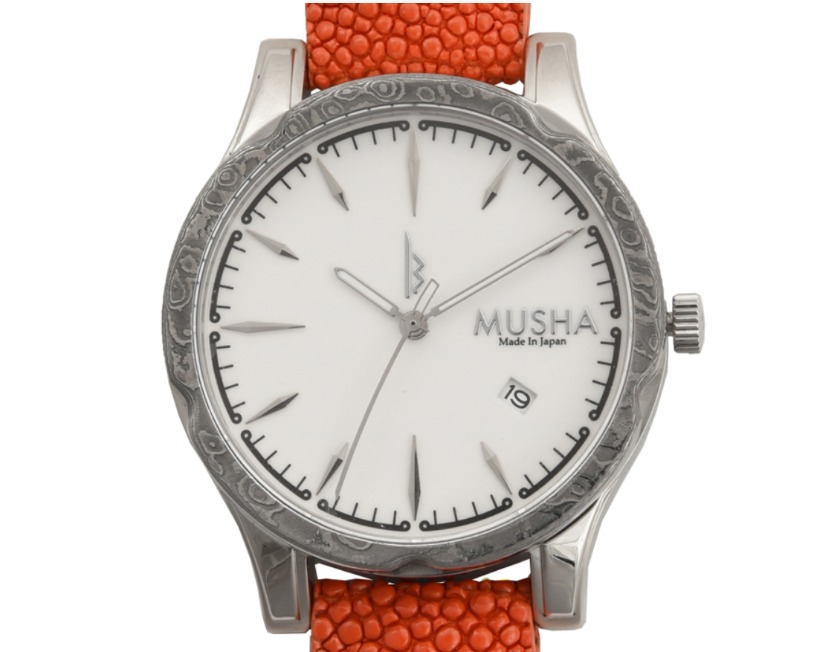 MUSHA(ムシャ)の腕時計：「Nobunaga」（白文字✕エイ革）