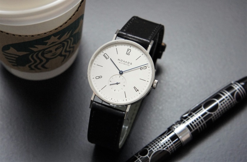 ノモスの並行輸入品のオーバーホールについて人気業者を比較