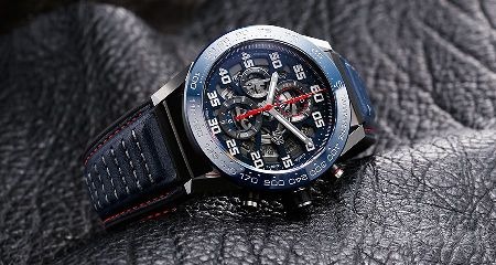 タグホイヤー"ダイバーズ"はハイスペックで人目を惹く時計
