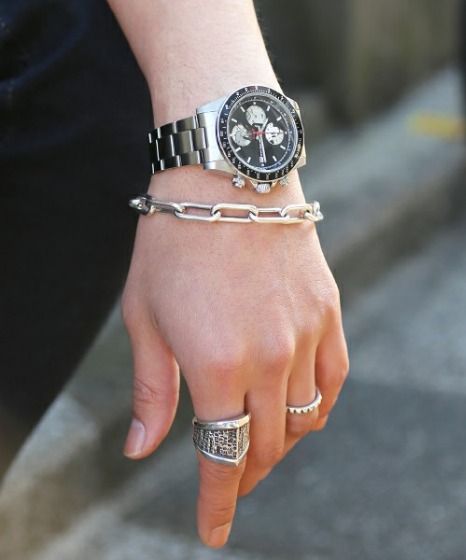 ①腕時計×細いブレスレット
