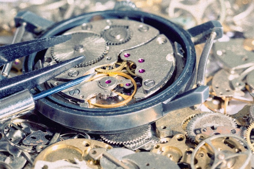 経年の金属疲労のため