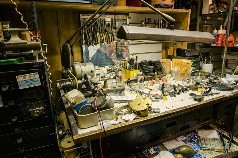 時計修理ができる職人さんは少なくなっている