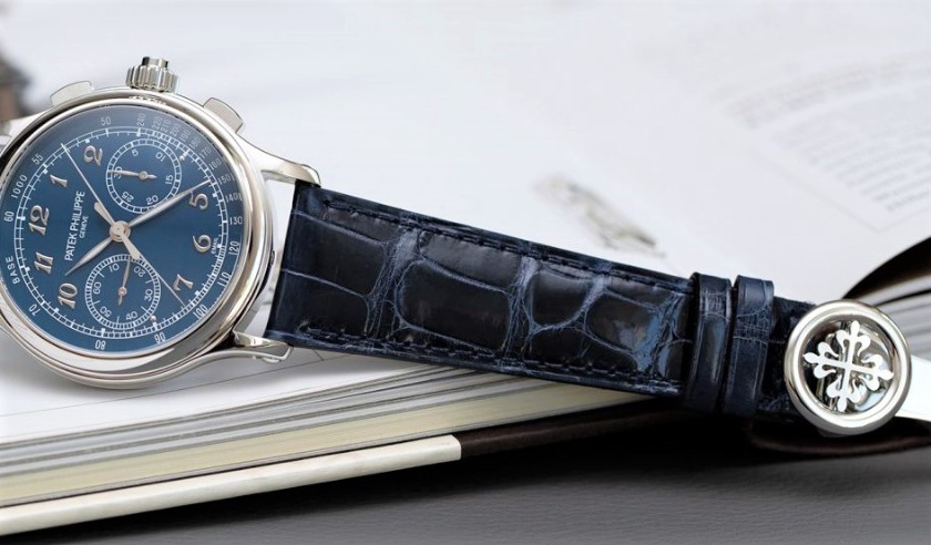 つややかなアリゲーターベルト