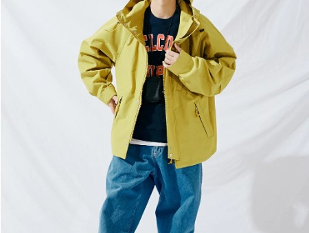 カラーマウンテンパーカー+ロゴスウェット