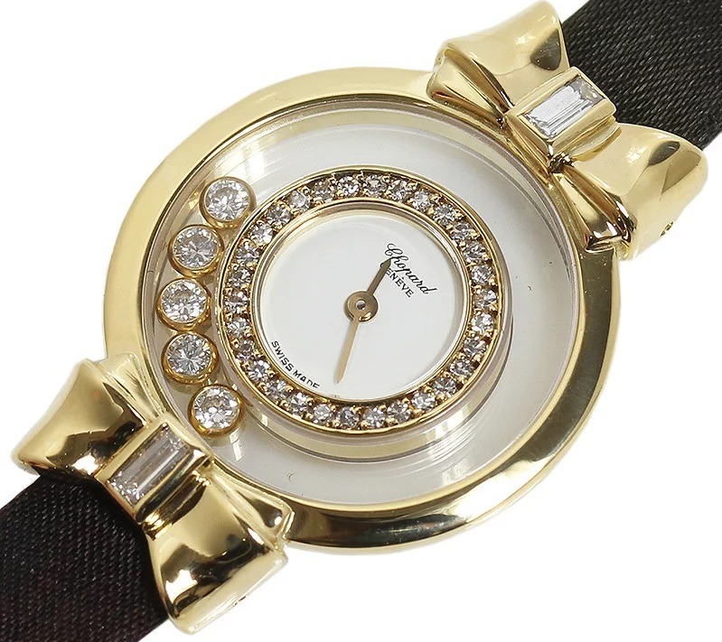 リューズがなくすっきりとした印象