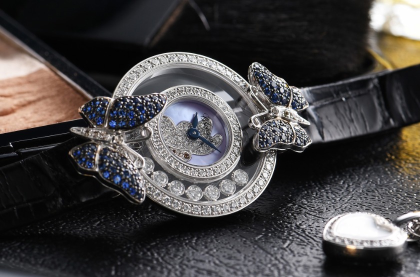 ショパール"ハッピーダイヤモンド"の時計は美しく高貴な雰囲気