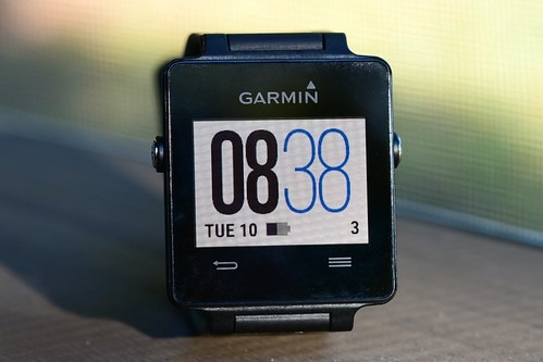 マイクロノスはファッション性の高い多機能スマートウォッチ