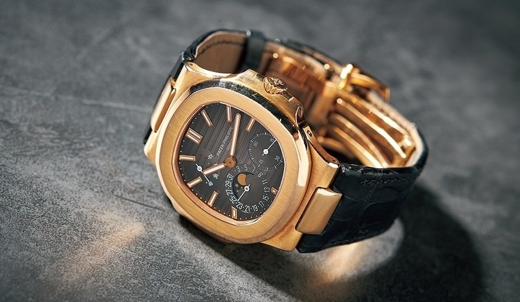 ローランドは愛用時計"ノーチラス"はムーンフェイズが魅力的