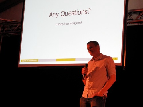 スプリングドライブと他クォーツの違い