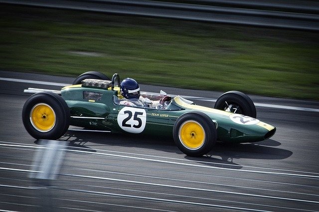 オメガスピードマスターレーシングを徹底解剖！