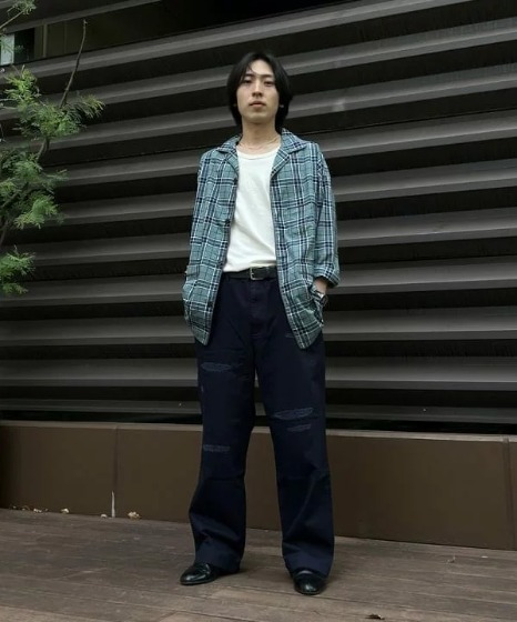 コーデ2：BEAMS OUTLET×黒パンツ