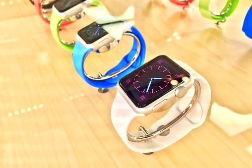 AppleWatchの充電ケーブルは純正以外にもバラエティ豊富