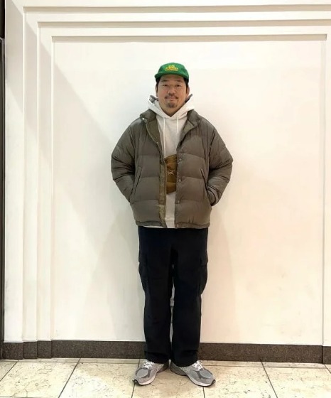 カーキ×マウンテンパーカー