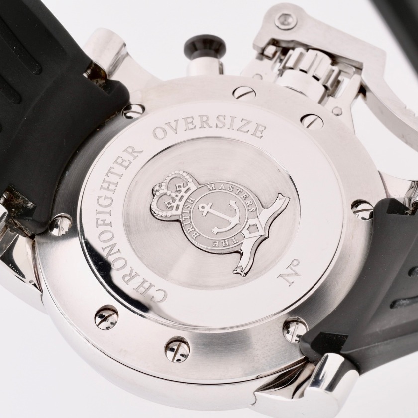 ケース径が大きく迫力満点