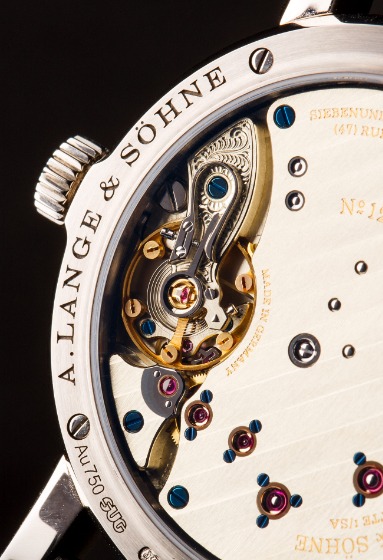 自動巻き上げ機使用の際は巻き上げ方向を確認