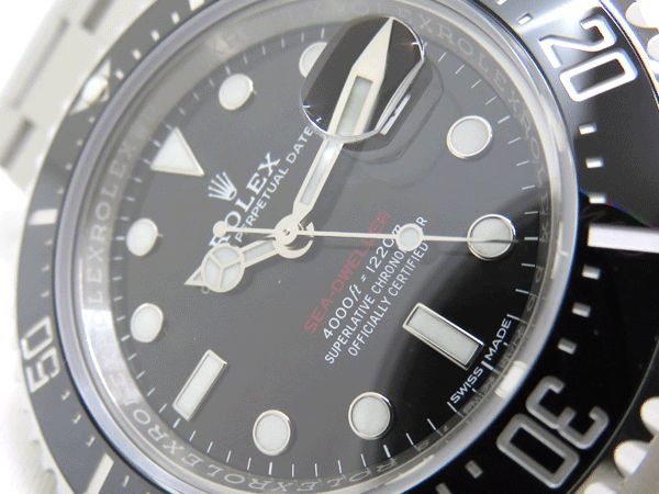 完全自社生産キャリバー3235搭載