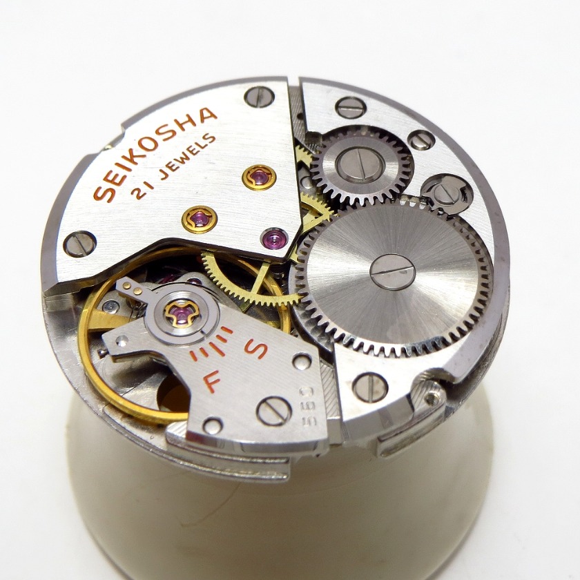 大型ムーブCAL560搭載