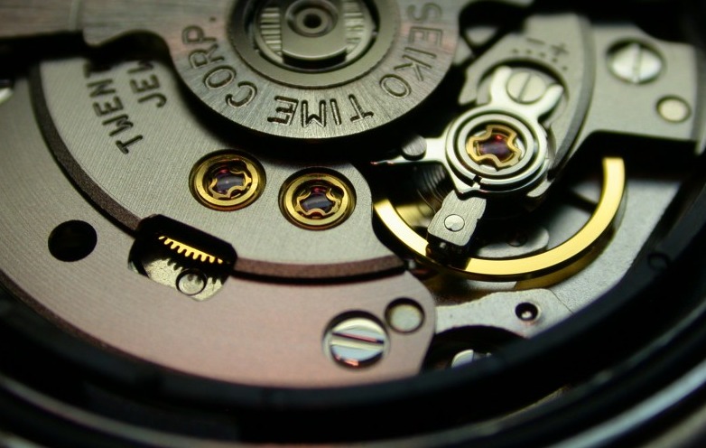 人気の高い6R15搭載