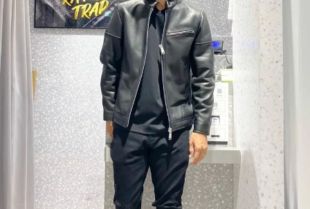 カジュアル2：ライダースとオールブラックコーデ