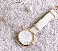 ①Christian Paul風のレディース腕時計