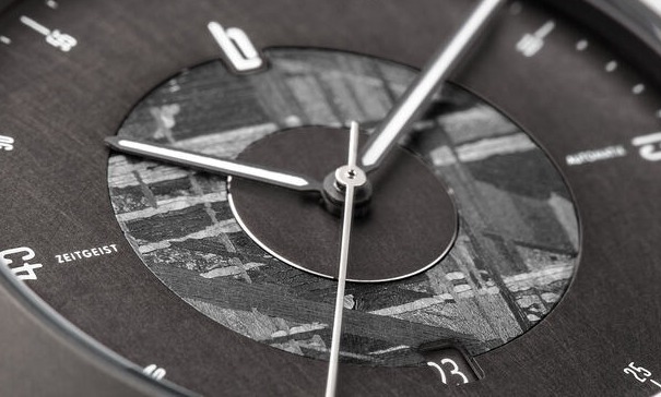 ①Watch of the Year2020受賞の優れたデザイン