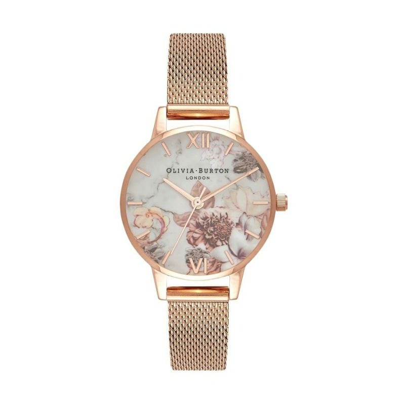 文字盤が大きく腕にフィットする