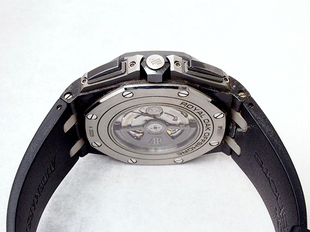 ケースバックの違い