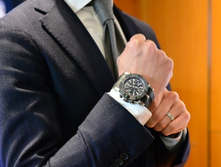 ロジェデュブイ"イージーダイバー"は中古が比較的リーズナブル