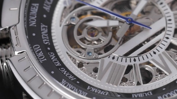 ②世界時計搭載でビジネスに最適