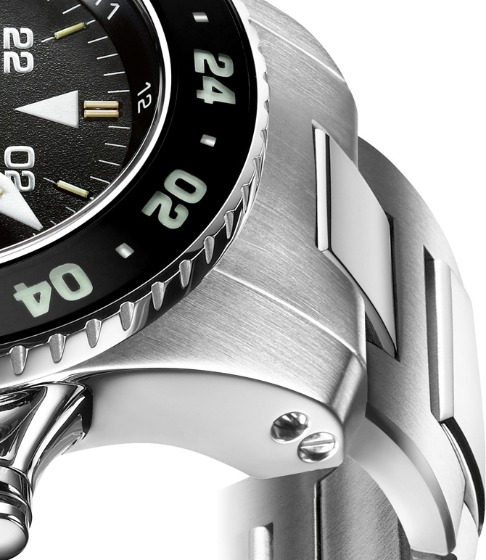 サテン仕上げの時計で大人らしさを演出しよう