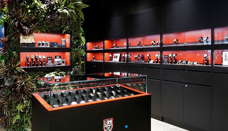 大阪市浪速区の時計店：ルミノックス大阪