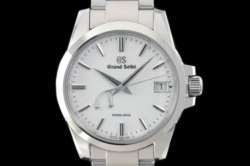 竜頭ガードとかん足の存在感