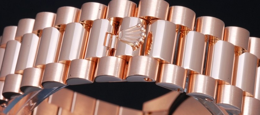 ロレックス"デイトナピンクゴールド"は買取相場から売り時を見極めて