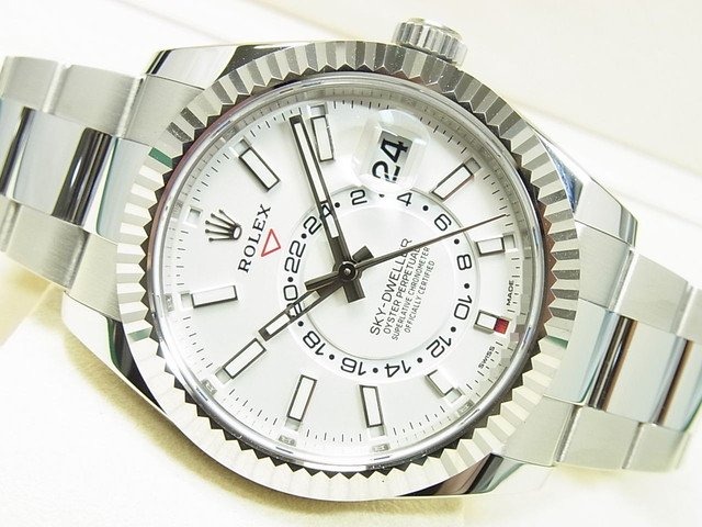 スカイドゥエラー×白 326934の買取相場