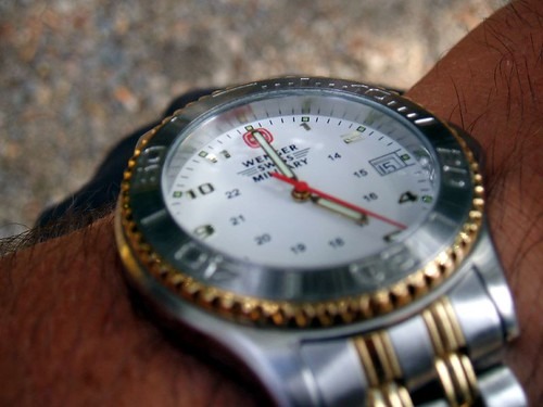 強い衝撃を与えない