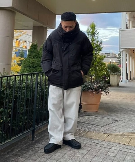 黒マウンテンパーカー春7