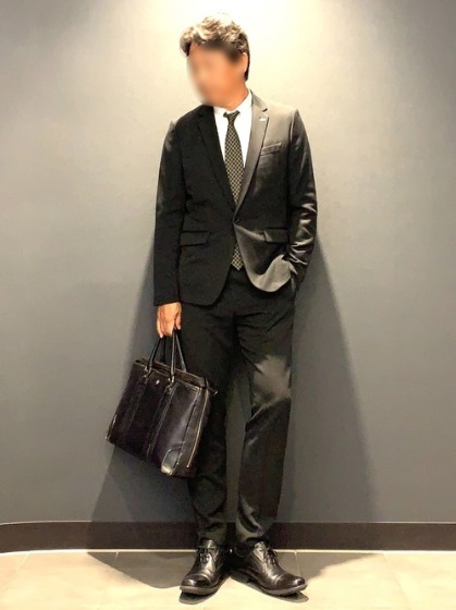 方法3：ブラック×ブラック系バッグ