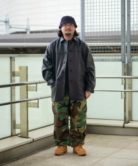 ブラック×迷彩パンツ