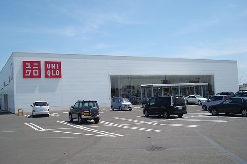 ユニクロのコーチジャケットのおすすめ色やサイズは？