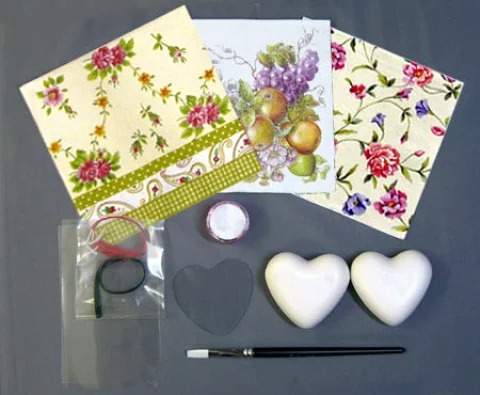 小物を貼りつける