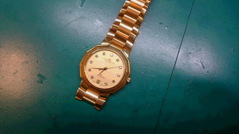 ボーム&メルシエ リビエラ 18Kの電池交換料金の相場