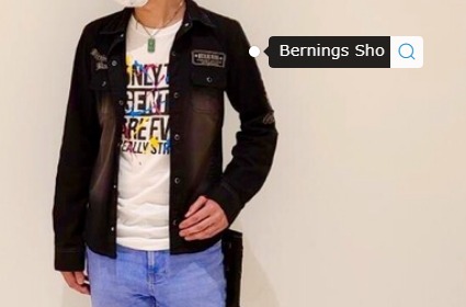 黒デニムジャケット×ブルーパンツ