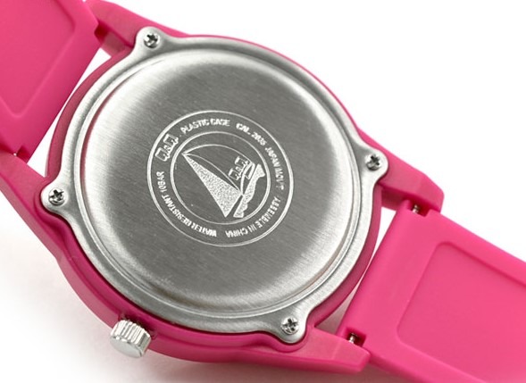 ④裏蓋を閉める