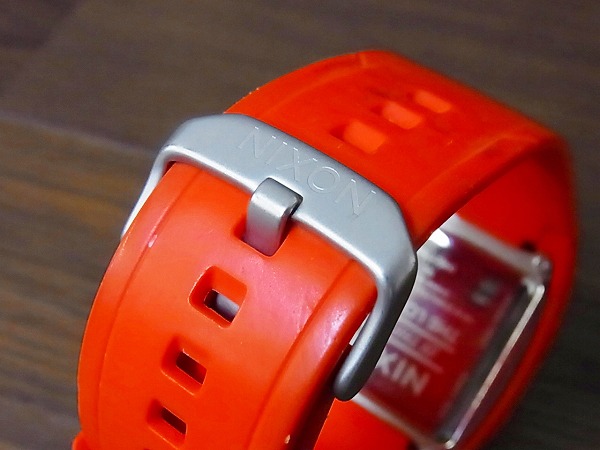 ニクソン”ローダウン”電池交換したあとのリセット方法